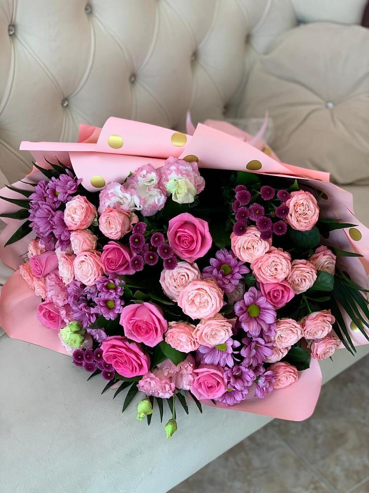 Букет цветов из: Хризантемы, Розы и Лизиантусы в Мухоршибири