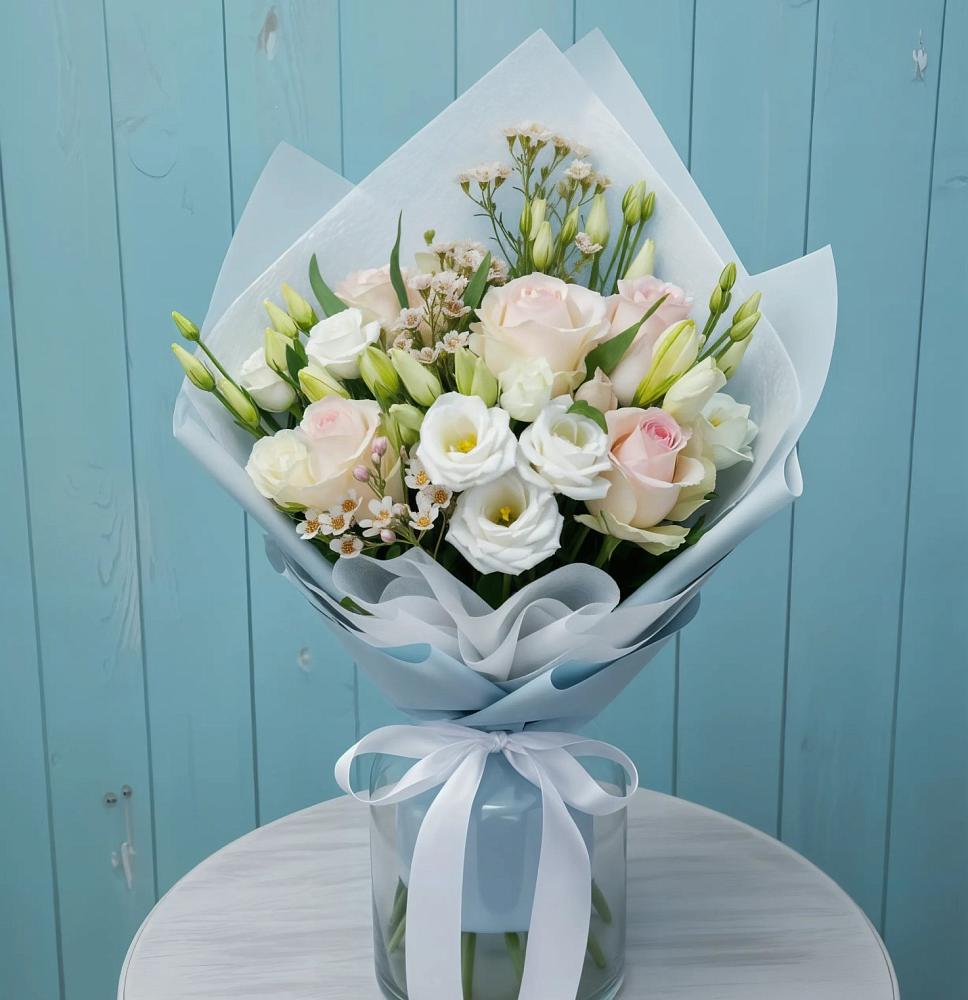 Букет цветов из: Розы и Лизиантусы в Мухоршибири