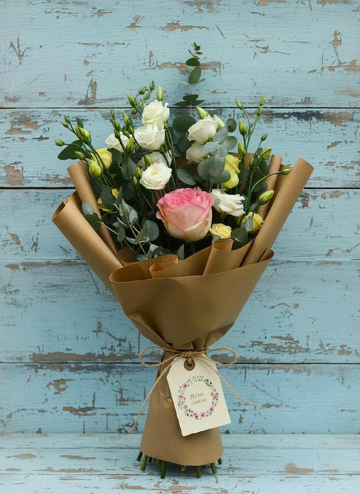 Букет цветов из: Розы и Лизиантусы в Мухоршибири