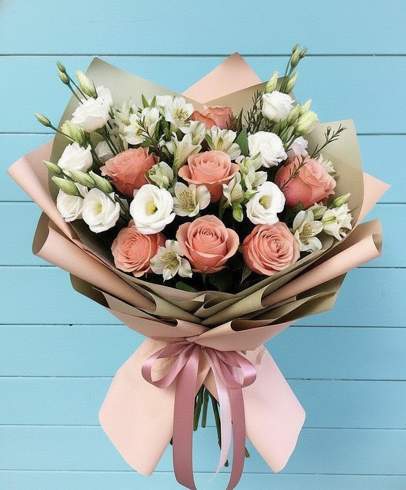 Букет цветов из: Розы, Альстромерии и Лизиантусы в Мухоршибири