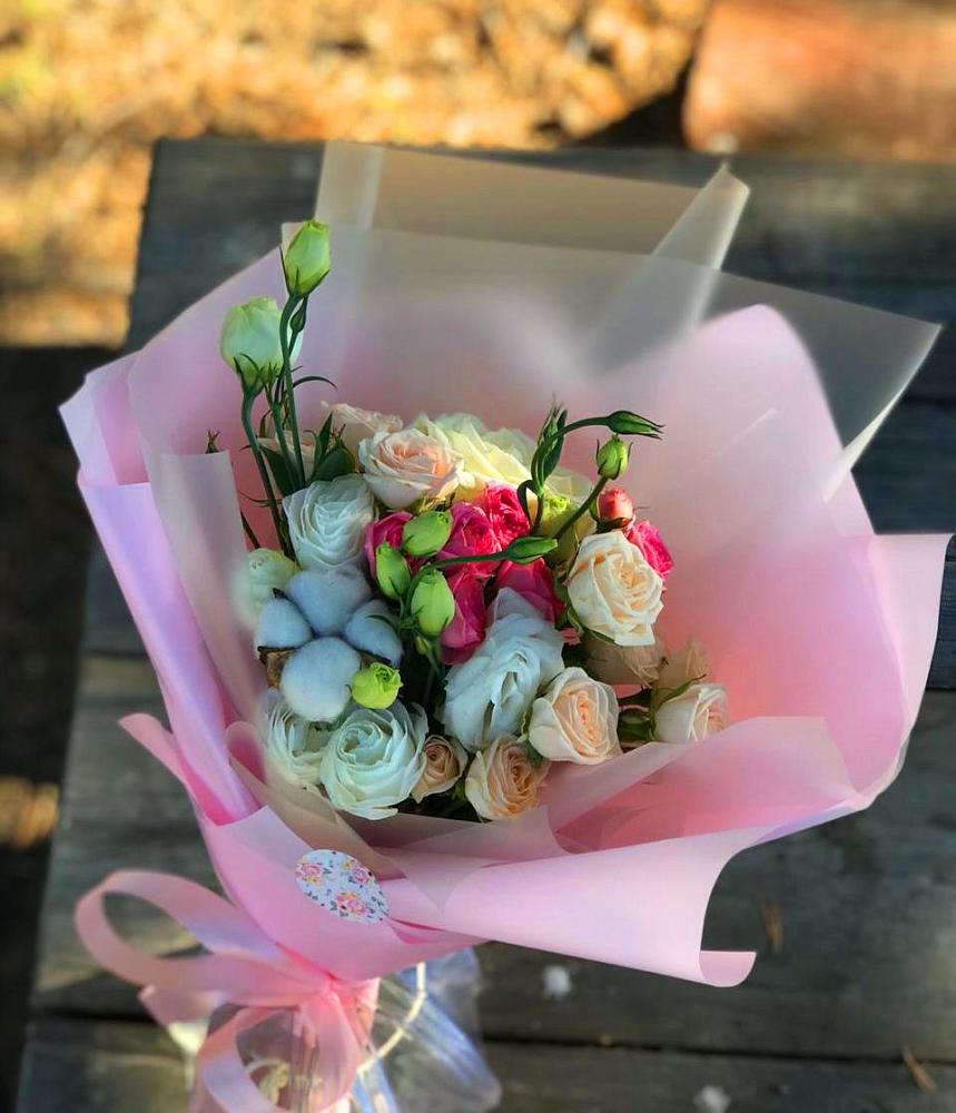 Букет цветов из: Розы и Лизиантусы в Мухоршибири