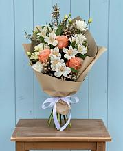 Букет цветов из:  Альстромерии, Лизиантусы, Розы и Хризантемы в Мухоршибири
