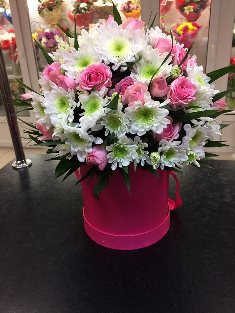 Цветочная композиция из Розы и Хризантемы в шляпной коробке в Мухоршибири