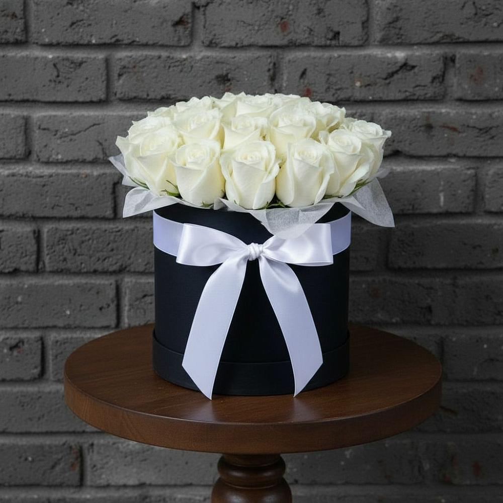 Цветочная композиция из Розы в шляпной коробке в Мухоршибири