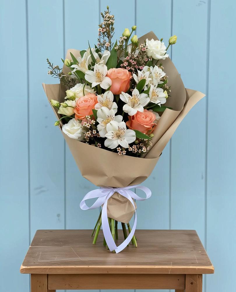 Букет цветов из: Альстромерии, Лизиантусы, Розы и Хризантемы в Мухоршибири