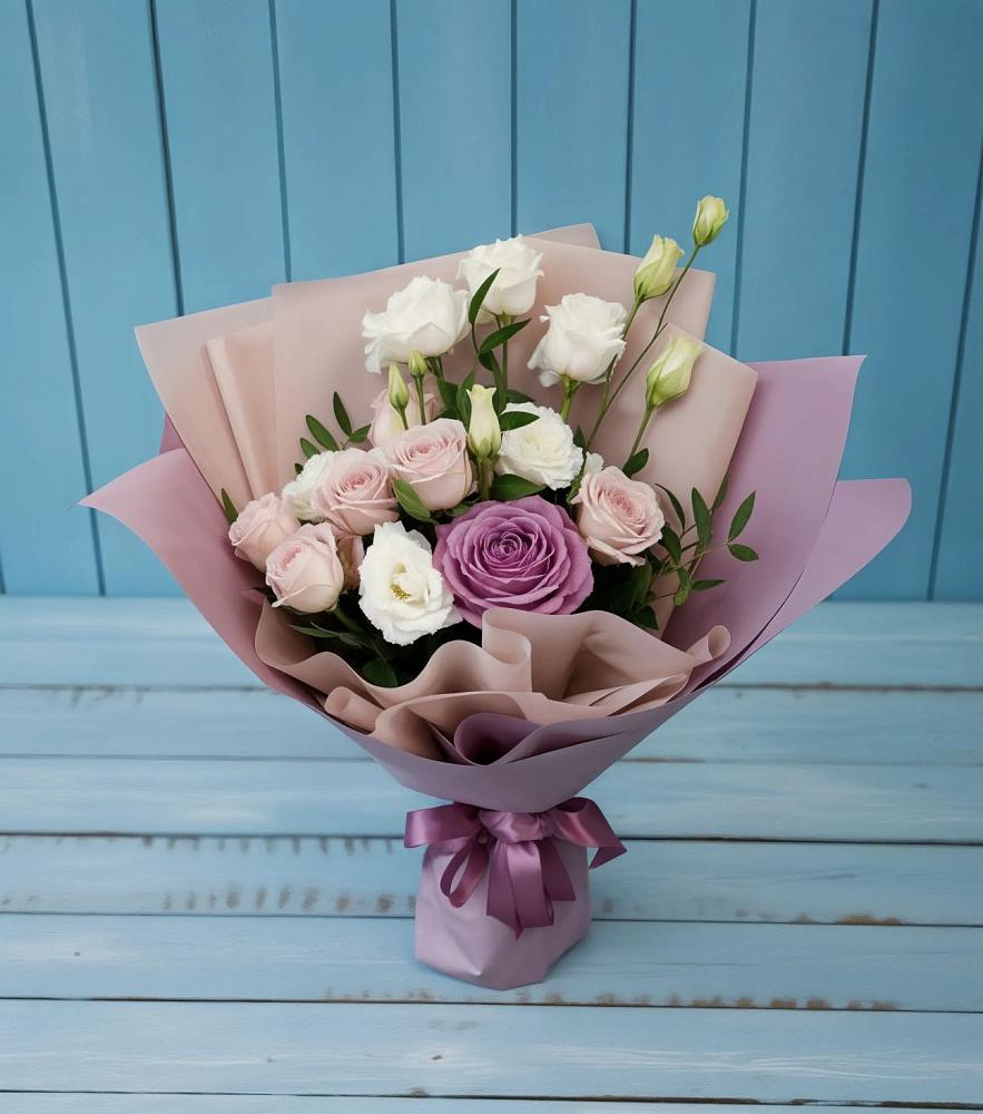 Букет цветов из: Розы и Лизиантусы в Мухоршибири